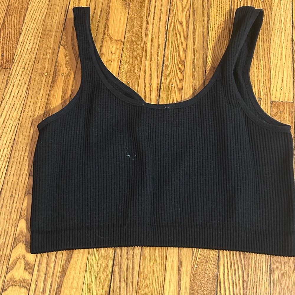 Cotton on women’s Black Ribbed cropped Tank Top - size Xs/s perfect condition